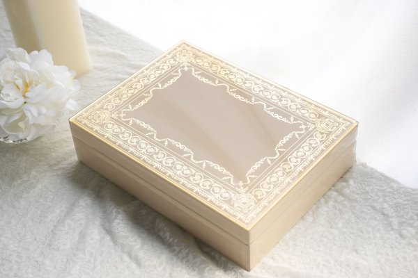 新品推薦【Sky Garden玻璃】月牙白 珠寶盒